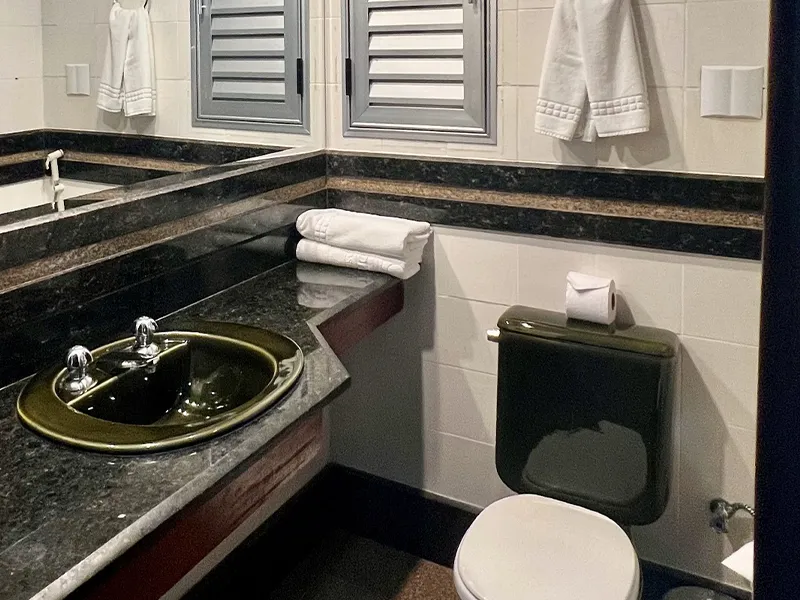 BANHEIRO SUITE JUNIOR-2